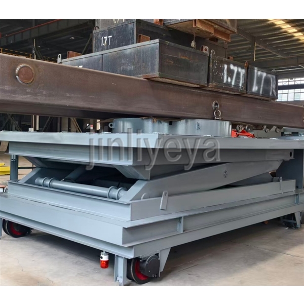 河南定制升降车（设备可移动，可升降、台面可旋转）